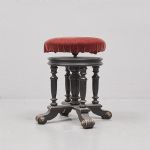 546108 Piano stool